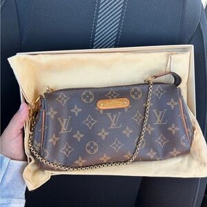 Louis Vuitton Eva clutch
